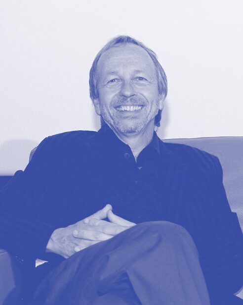 gerard imbert, cofundador de la sala, sentado